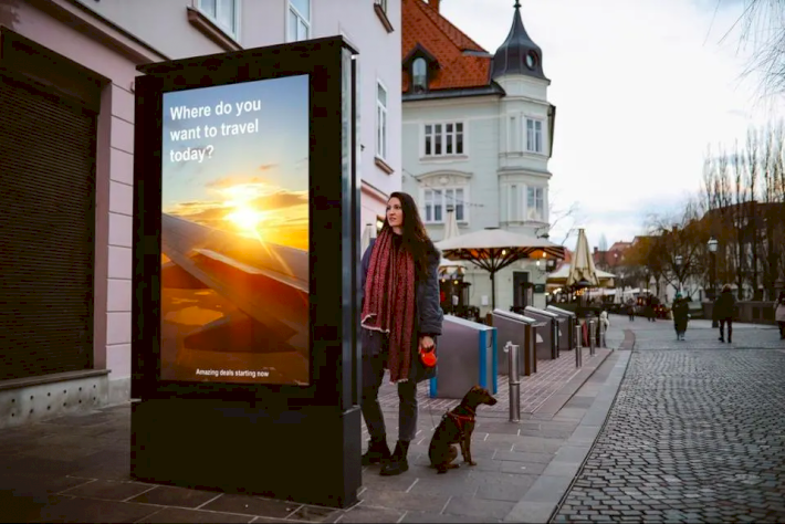 Capturing Attention: The Rise Of Interactive Out-Of-Home Ads In Retail